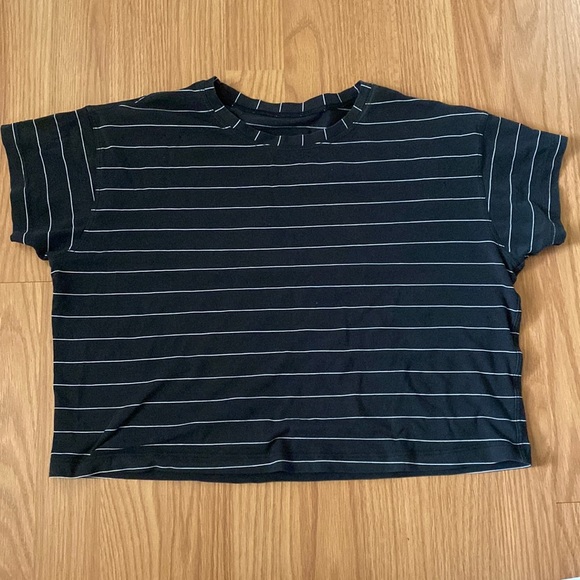 ❤️ Lululemon Cates Tee Size 4 Short Serve Stripe Black White - Picture 1 of 7